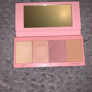 Clinique good to glow palette